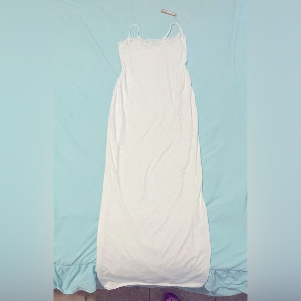 Skims Fits Everybody Lace Long Dress - Picture 5 of 6